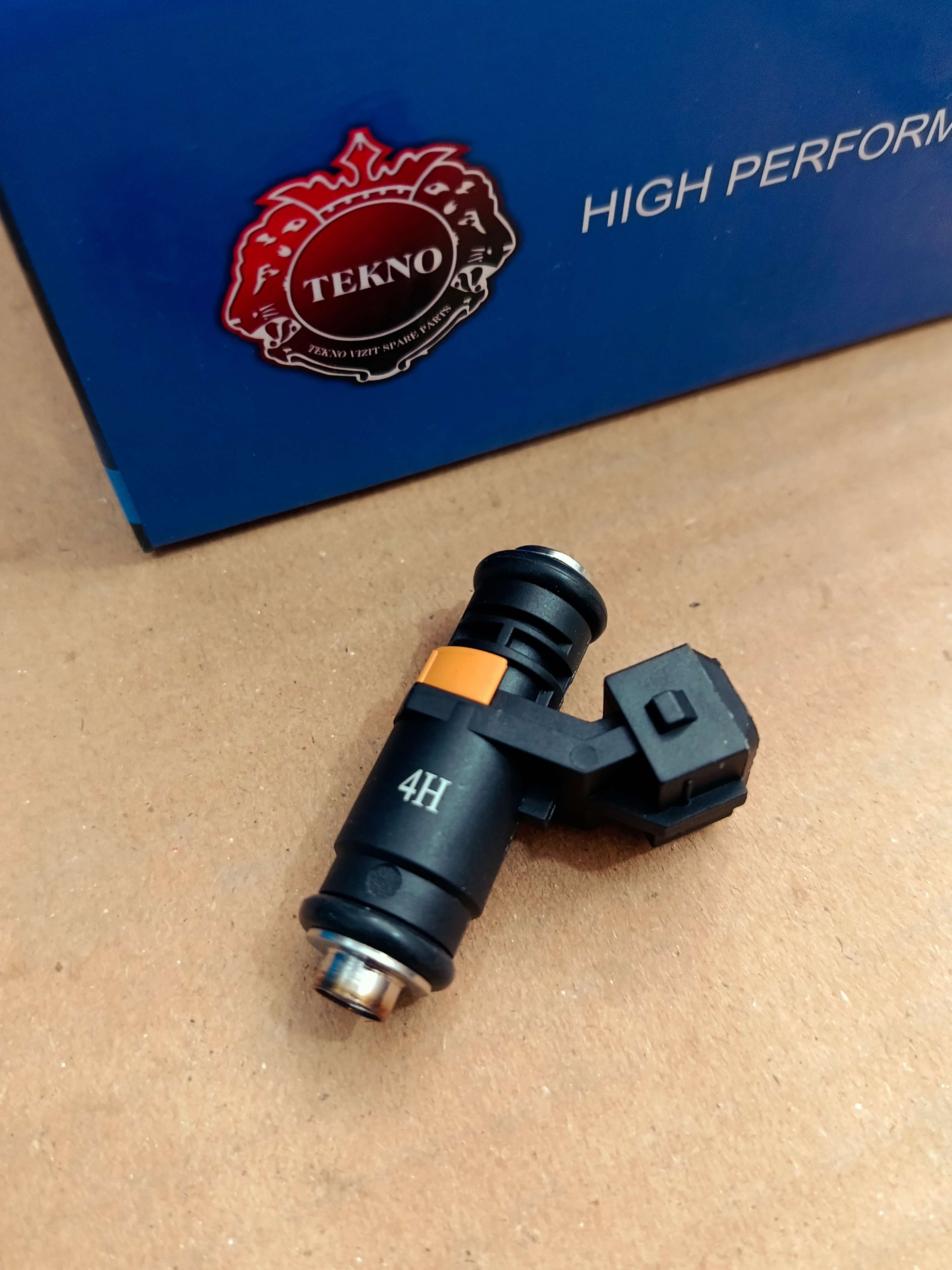 سوزن انژکتور موتور سیکلت مدل 4 سوراخ مناسب هوندا 150 و 200 برند TEKNO اصل